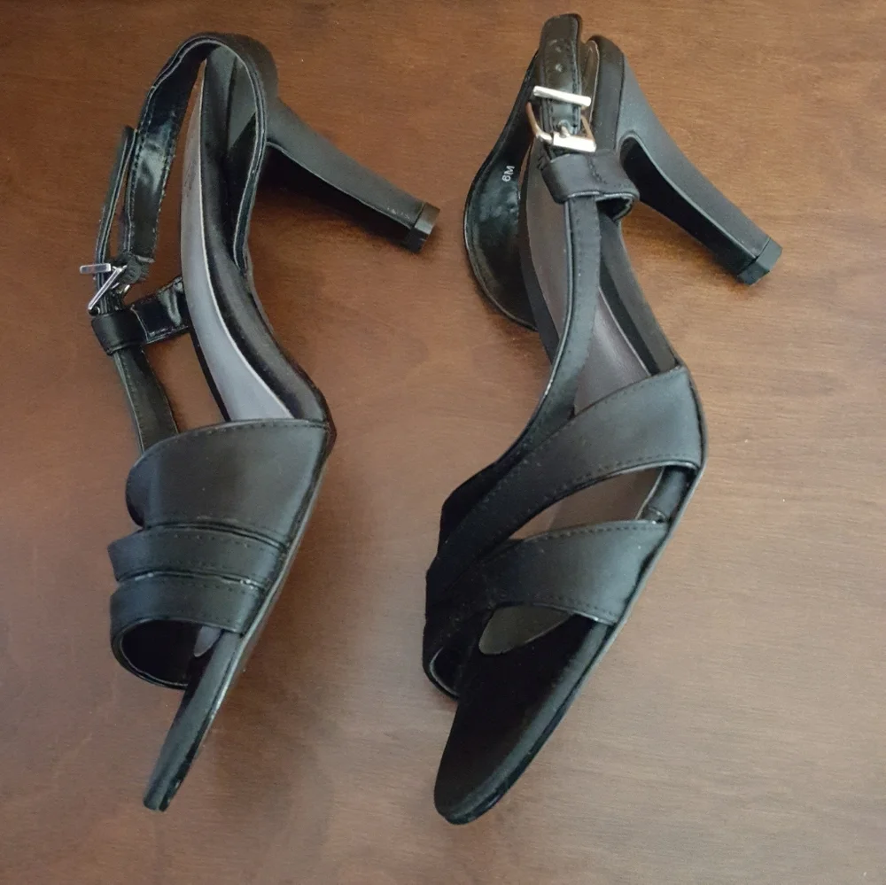 Mootsies Tootsies Size 6 Black Heels - Picture 9 of 13